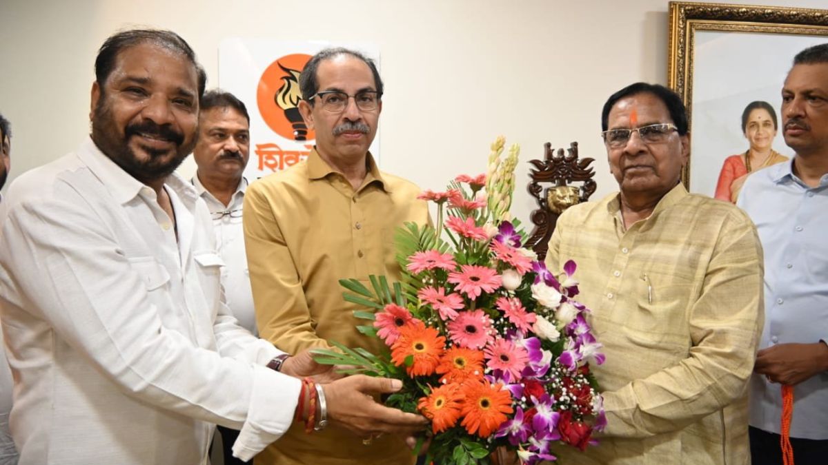 BJP Ko Jhatka Laga Maharashtra Me: Ex MLA Ramesh Kuthe Ne Shivsena UBT Uddhav Thackeray Ke Hathon Shivbamdhan Bandha