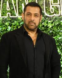 Salman Khan Ki Jaan Ko Khatra? Police Security Convoy Me Ghusa Unknown Bike Wala At Bandra, Case File Kiya Gaya
