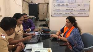 MP Arvind Sawant Ke Khilaf Nagpada Police Station Me Shaina NC Ki Complaint Darj