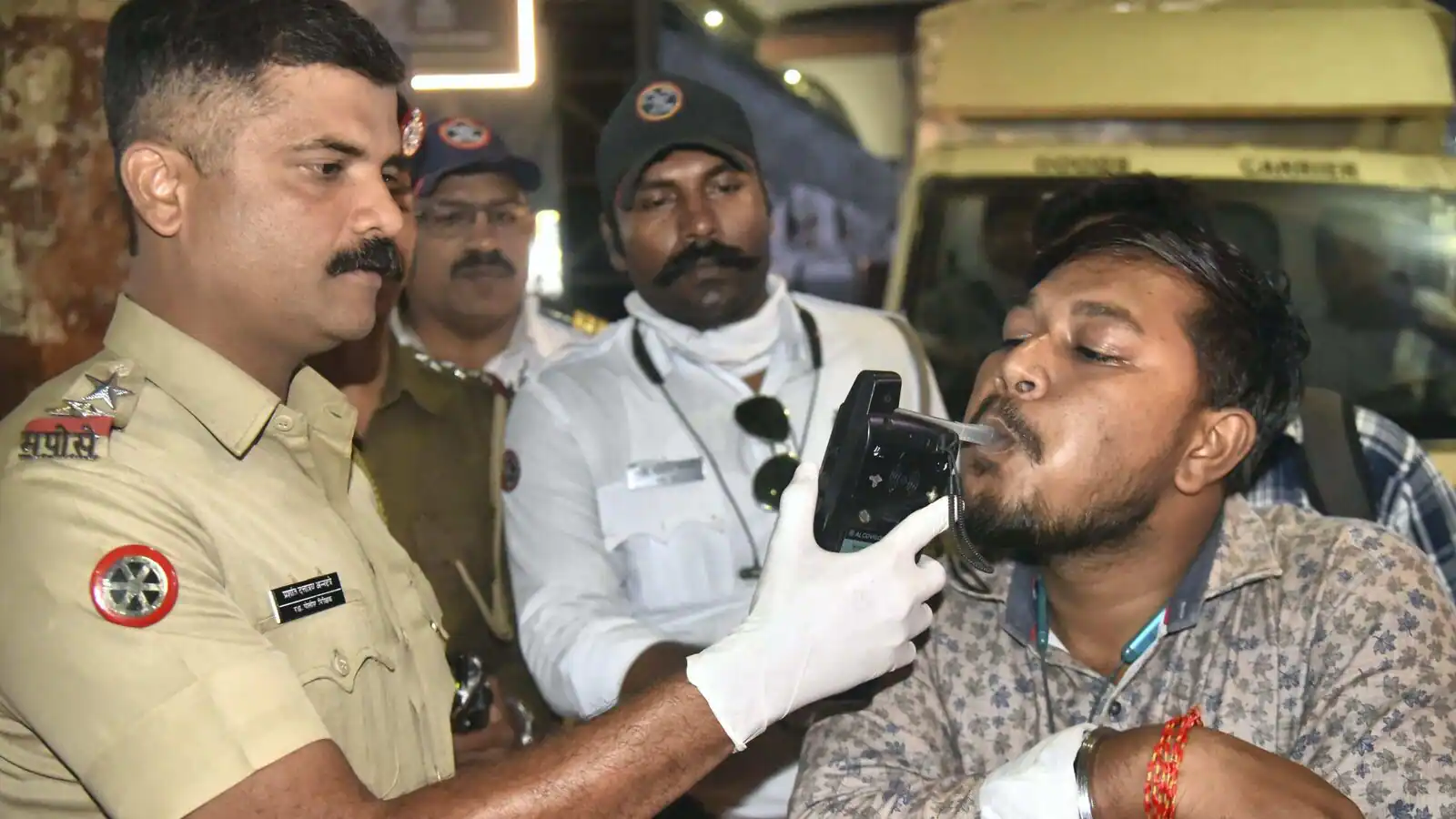 Mumbai Traffic Police Ne 124 Drunk Driving Cases Darj Kiya Holi Special Drive Me Total 5000 Se Zyada Pakde Gaye