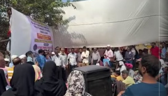 Live Nowhera Shaikh Ke Khilaf Azad Maidan Mai Andolan, Dur Dur Se Log Aye