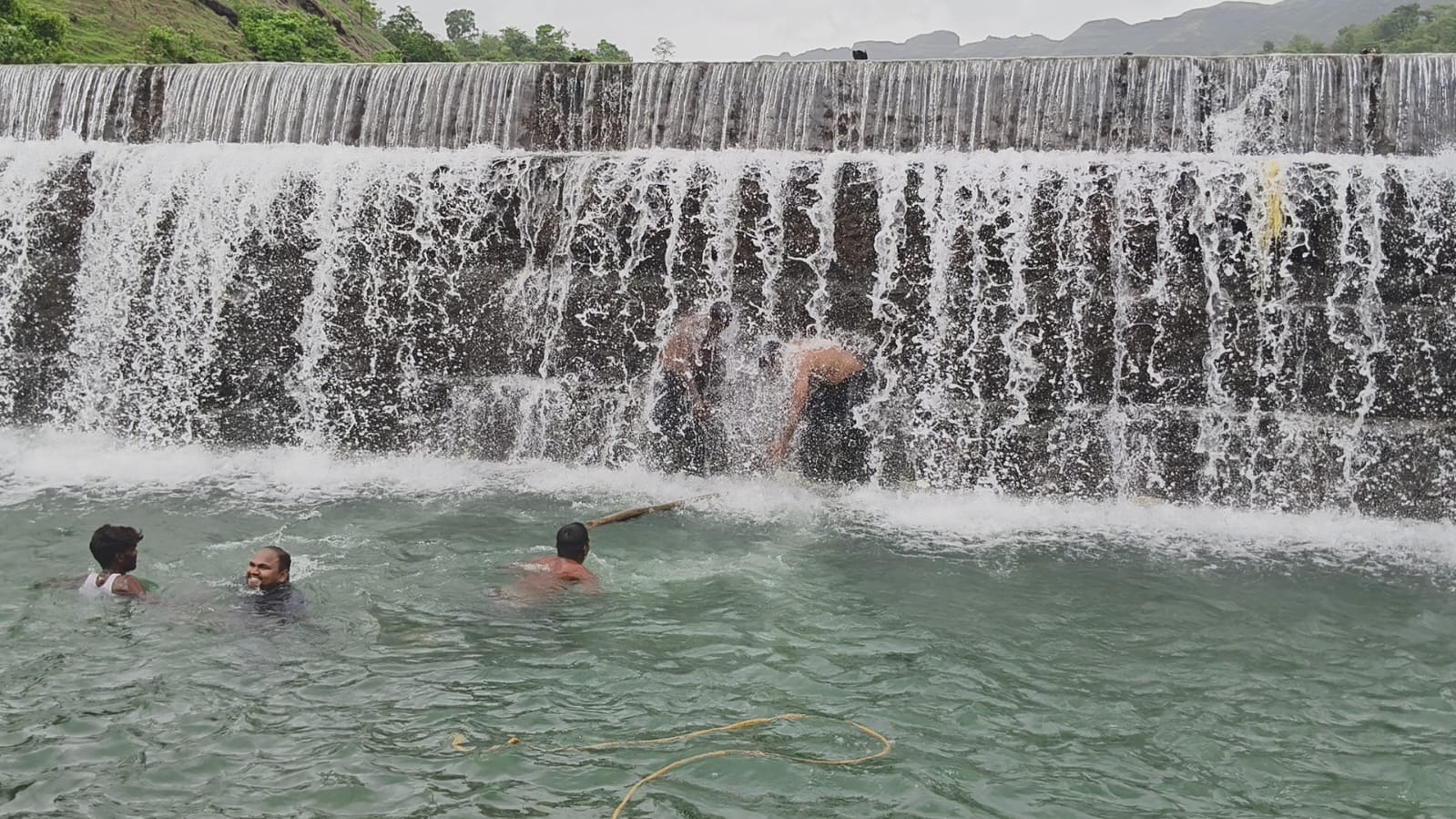  College Students Ki Paani Me Doobne Se Hui Death At Raigad Khalapur, 3 Mumbai Ke Bandra Rizvi College Se They