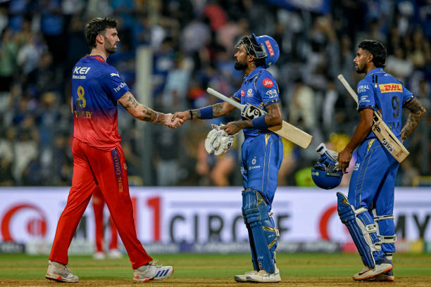 IPL Match 25- Mumbai Indians ne Royal Challengers Bangluru ko 7 Wicket se haraya at Mumbai Wankhede Stadium