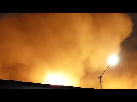 Live-3 Major Fire at Lakda Bazar Opp Bilal Masjid opp Delhi Zaika Maulana Saukat Ali Road