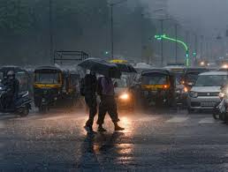 Mumbai Me Heavy Rainfall Hone Ki Sambhavna: Orange Alert Issue Kiya Mausam Vibhag Ne, Dopehar 2:56 Ko Hoga High Tide
