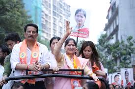 Former Encounter Specialist Pradeep Sharma Ki Wife Swikriti Sharma Ne Nomination Withdraw Kiya, Andheri East Se