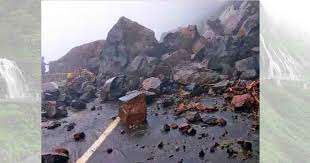Malshej Ghat Me Land Slide Hua, Mumbai Ke Rehne Wale 1 Masoom Bachche Sahit 2 Logon Ki Maut, 3 Log Injured