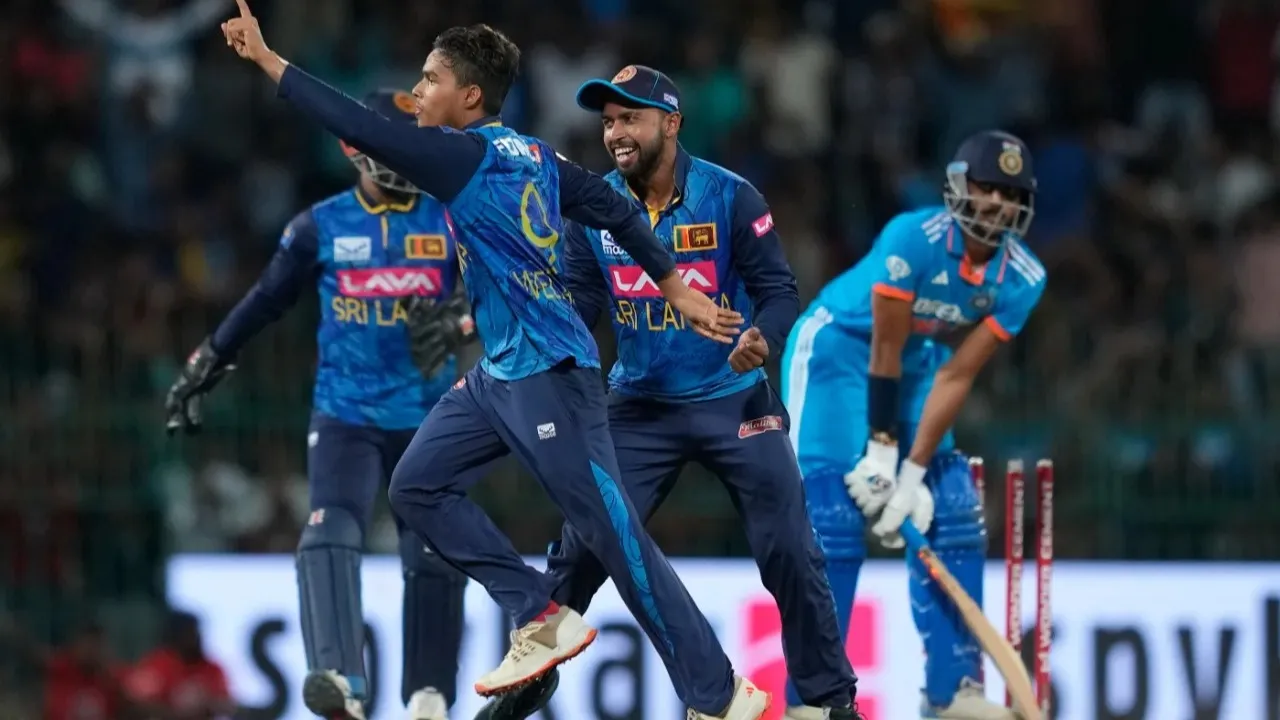 Sri Lanka Se Team India Haari, 3rd ODI Cricket Match 110 Runs Se Haare, Series Bhi Ganwaye At Sri Lanka