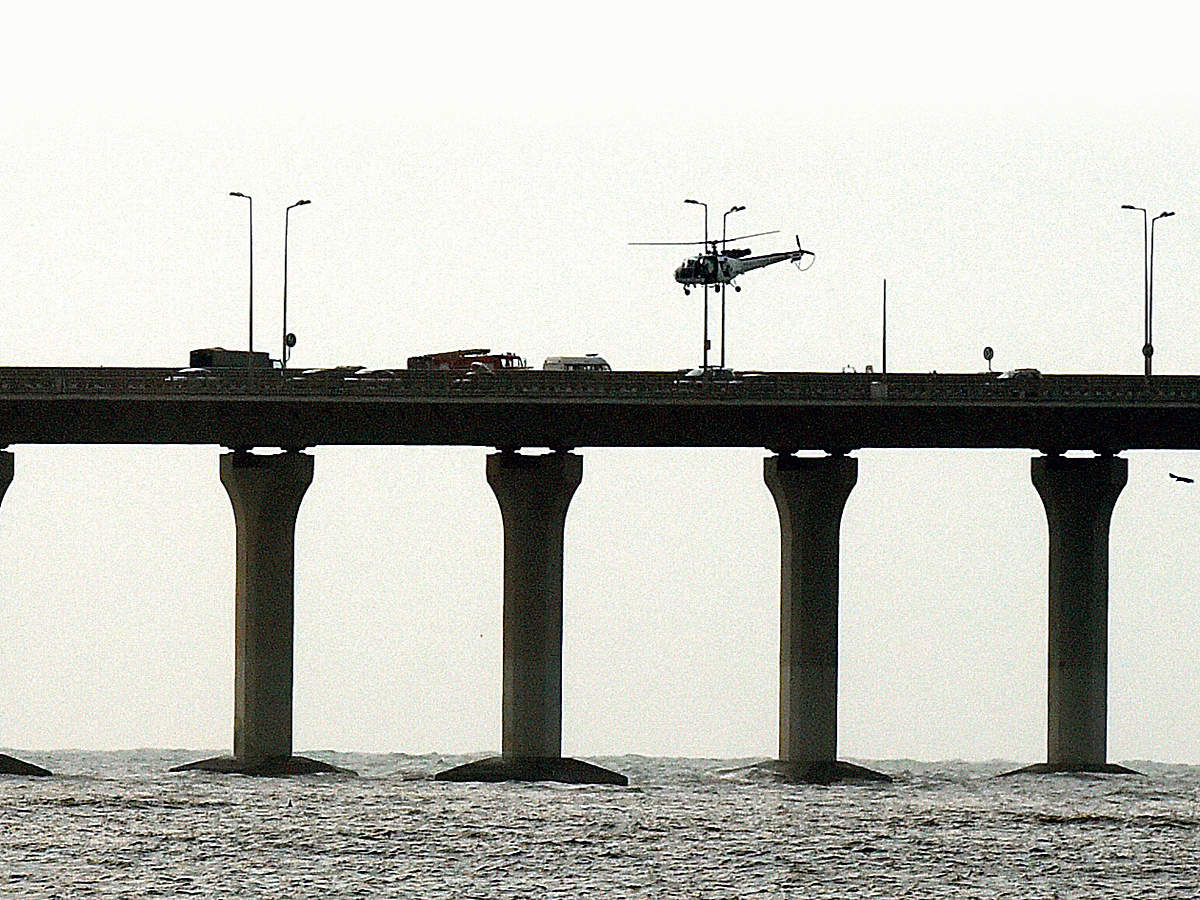 Bandra Worli Sea Link Se Jump Kiya Shaks Ne, Dead Body Dhond Nikala Fire Brigade Ki Team Ne