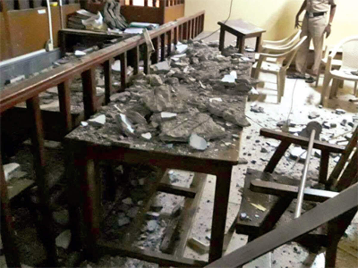 Court Room Fall Celing Collapsed at Mazgaon Court