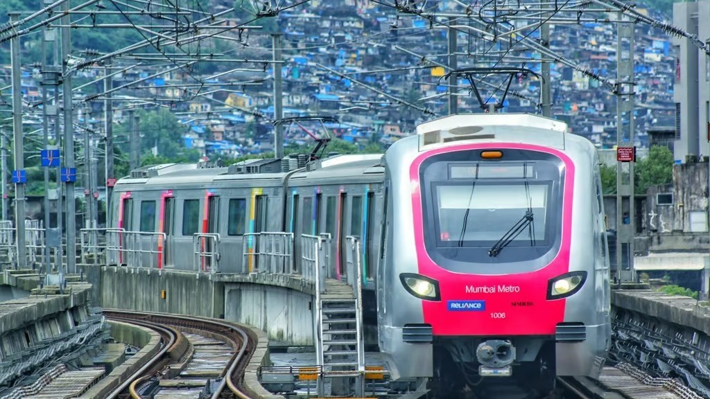 Mumbai Metro One Versova To Ghatkopar Metro Navratri Ke Mauqe Par Aaj 7 Oct Se 11 Oct Tak Der Raat Tak Extra Services Chalayegi