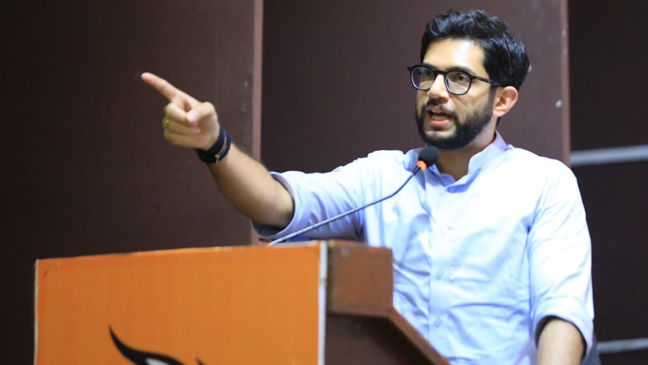 Laadla Bhai Yojana Chunavi Jumla Hai Kaha Aaditya Thackeray Ne Jo Sirf Skill Development Students Ko Hi Diya Jaa Raha Hai