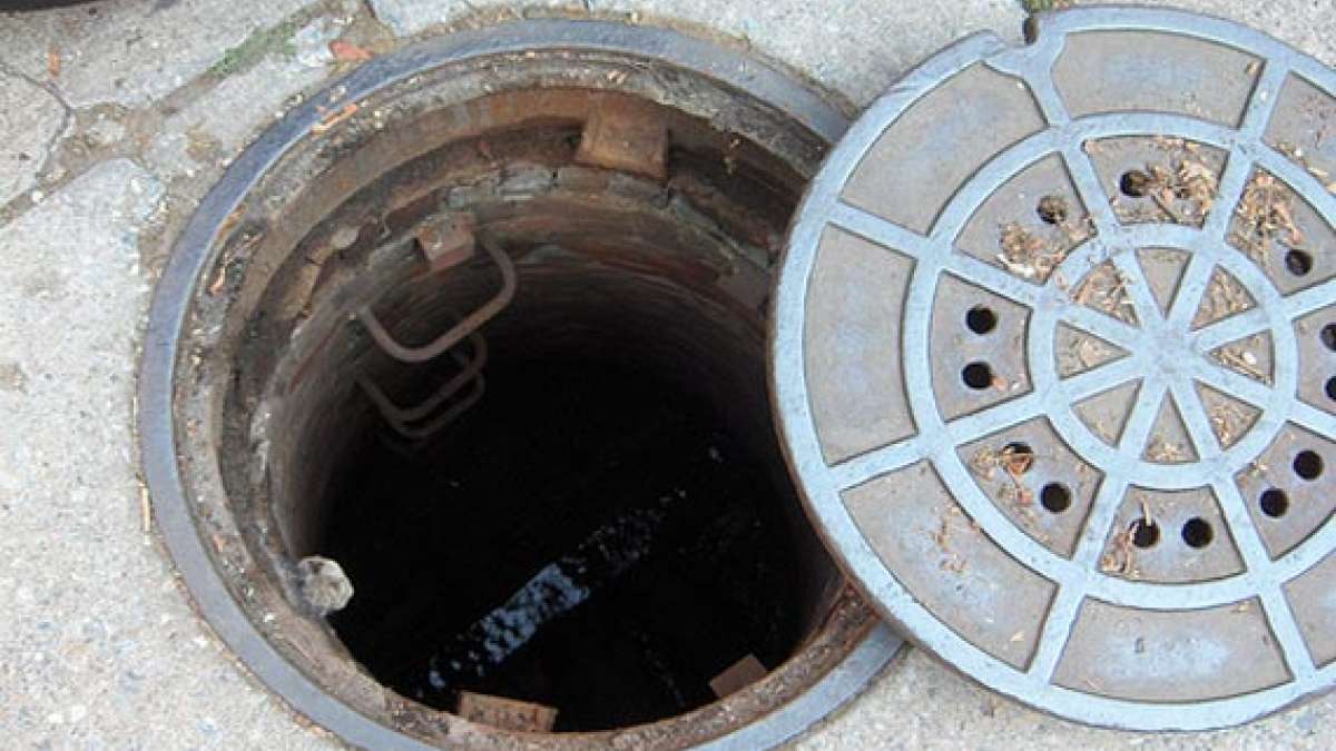 BMC Manhole Chamber Me Girne Se Ek Labour Ki Death Hui At Shimpoli Borivali West
