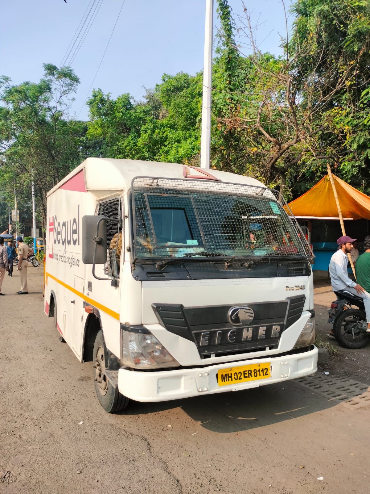 Gold 138 Crore Ka Baramad Kiya Pune Police Ne Ek Tempo Se, Acharsahinta Me Ki Gayi Karwai Me Gold Seize Kiya Gaya