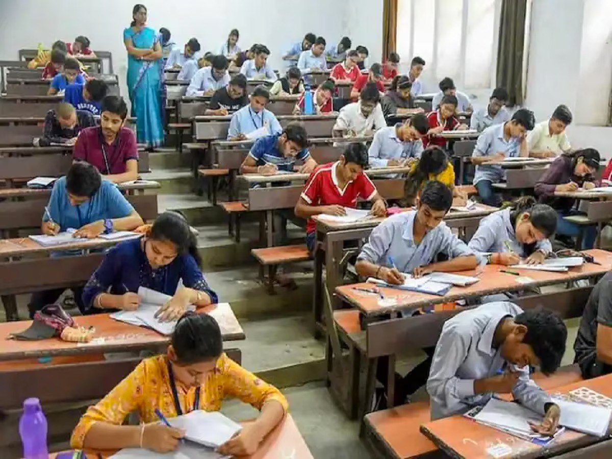 HSC 12th Board Exam Kal 21 February Se Horahe Hain Shuru, Students Ko Exam Time Table Ke Alawa Extra 10 Minutes Diya Jayega
