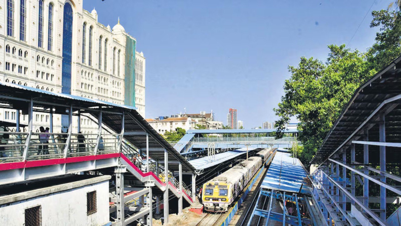 Mumbai Western Local Railway Ke 8 Station Redevelop Hoga, Malad, Jogeshwari, Palghar Bhi Shamil