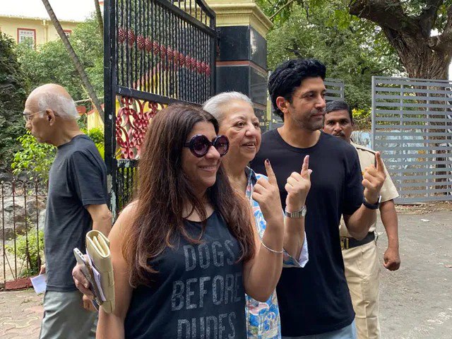 Lok Sabha Elections: Farhan Akhtar, Zoya Akhtar Mumbai Mein Pehle Matdaan Karne Wale Mein Se