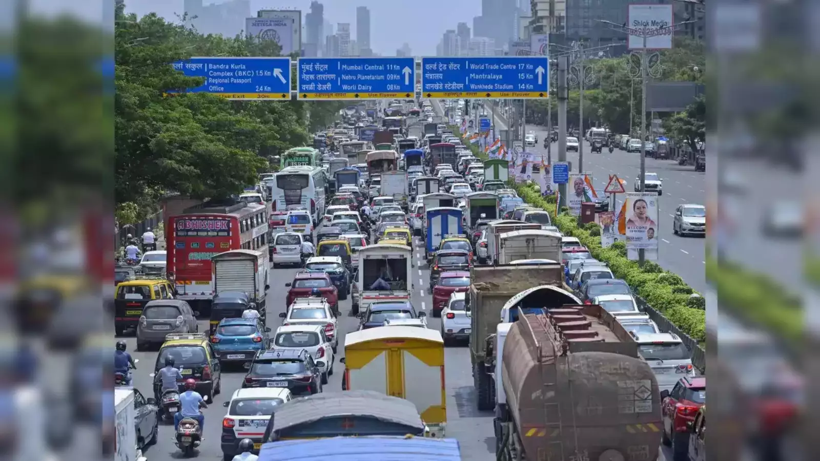 Traffic Diversion – Bandra East BKC Area Me Badhte Traffic Ko Control Karne Ke Liye Temporary Basis Par Route Changes Kiya Gaya Hai Aaj 8 August Se