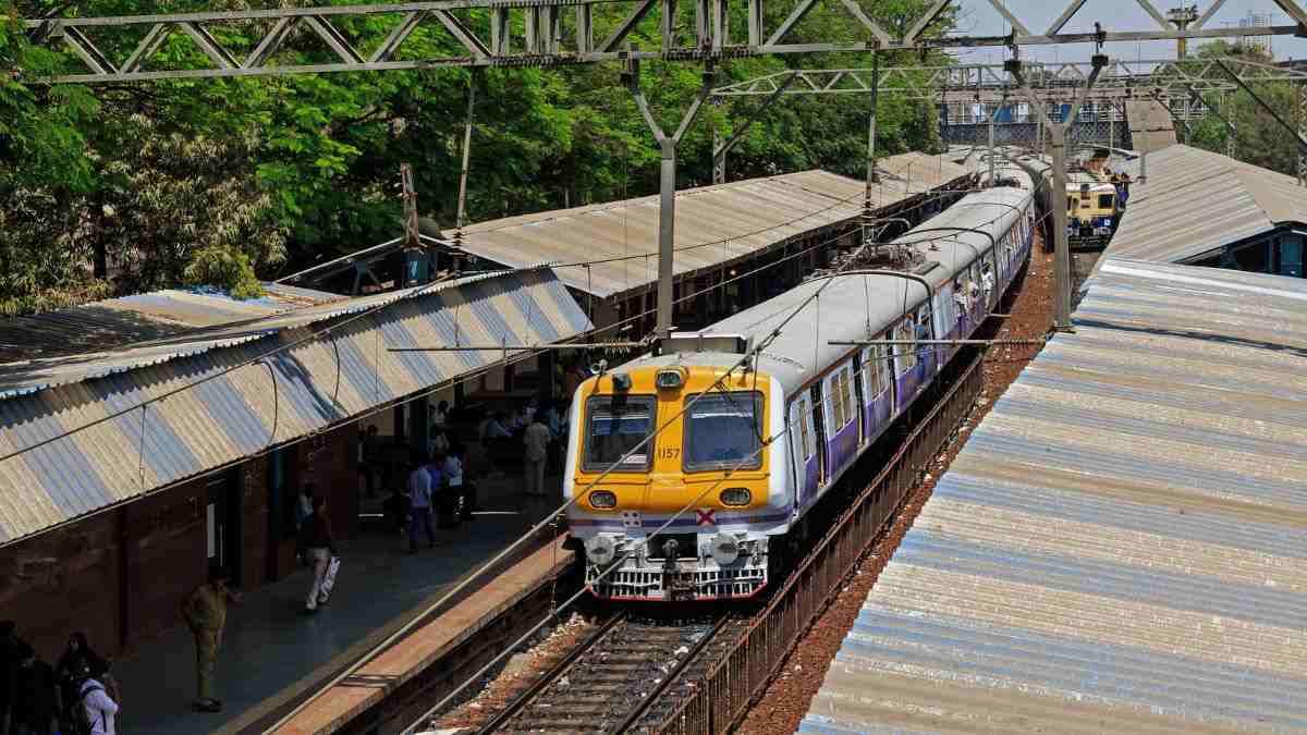 Local Train Sunday Block on Central aur Harbour Lines, Western Line Par Nahi Rahega Day Block 5 May Ko