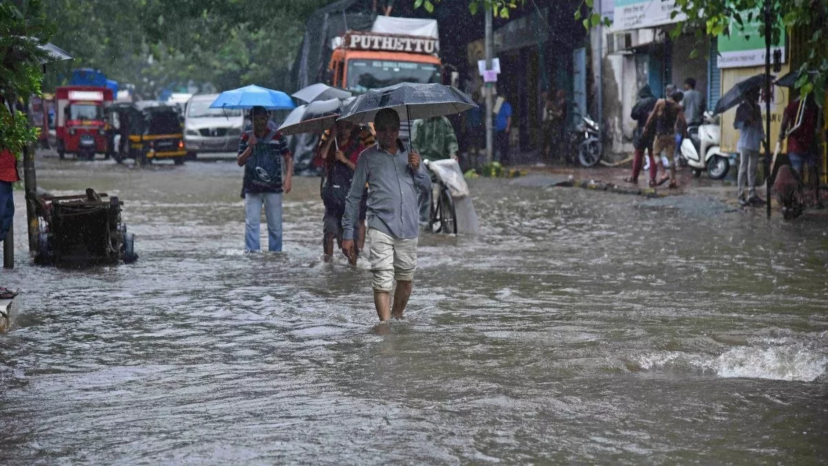 Mumbai Me Bhara Paani, BMC Ke Sabhi Daave Hue Fail, Logon Ki Halat Kharab, Hua Nuqsaan