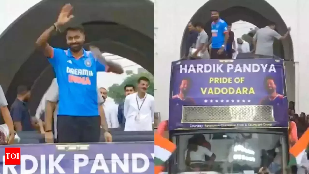 Hardik Pandya Ka Road Show, Hazaron Log Jama Hue Warm Welcome Karne At Vadodara, T20 WC Final Ke Baad Ghar Pohanchne Par