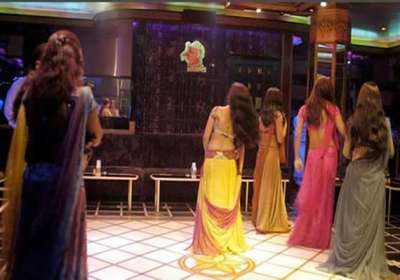 Dance Bar Raid At Bhandup, 10 Girls Rescued, 13 Logon Par Karwai, By Mumbai Police SS Branch