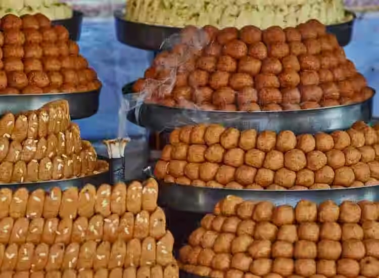 Famous Mithai Shop Ki Farzi Website Banakar Logon Ko Thagne Wale Ko Rajasthan Se Pakda Mumbai Police Ne