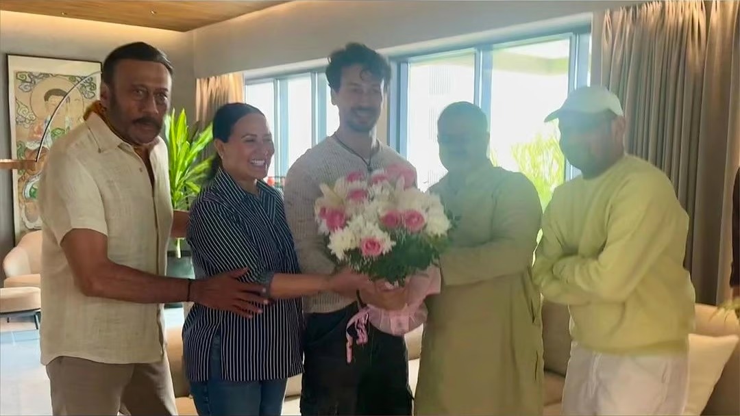 Ram Mandir Invitation: Tiger Shroff, Jackie Shroff Ko Ayodhya Main Ram Mandir Pran Pratishtha Ceremony Keliye Invitation Mila, Check Out Image