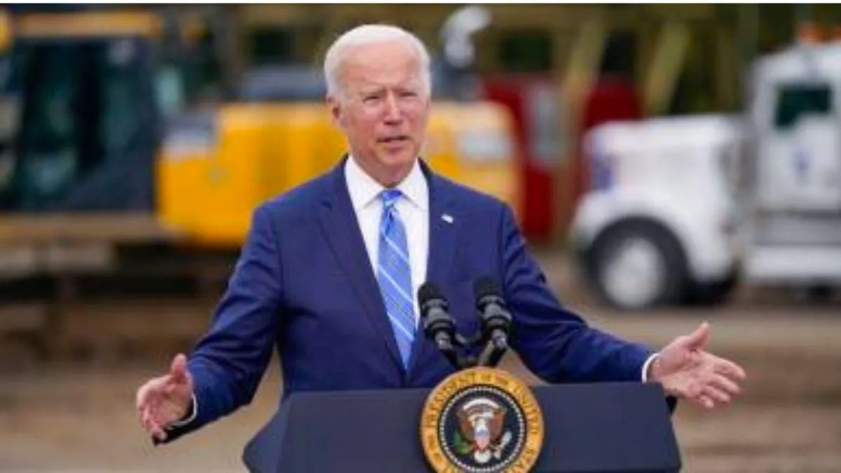 Joe Biden Ki Taqreer Ke Bich Me Hi Logo Ne Jung Bandi Ka Naara Lagaya, Kaha Ab Gaza Me Jung Band Karo.