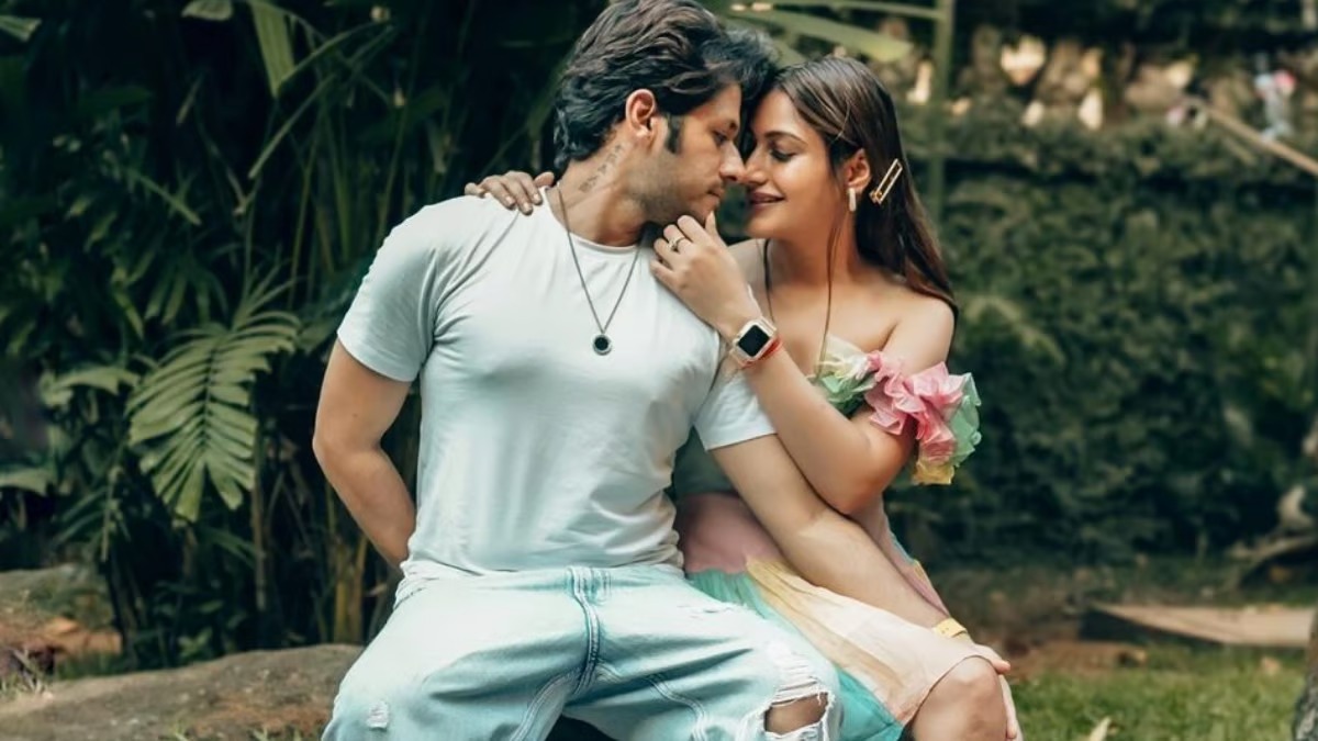 Surbhi Chandna Ne 13 Saal Ki dating Ke Baad Boyfriend Karan Sharma Ke Saath Shaadi Ka Announcement Kiya