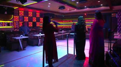 Dance Bar Night Lover Restaurant Par Raid At Andheri East, 7 Girls Rescued, 10 Logon Par Karwai Hui By Mumbai Police SS Branch