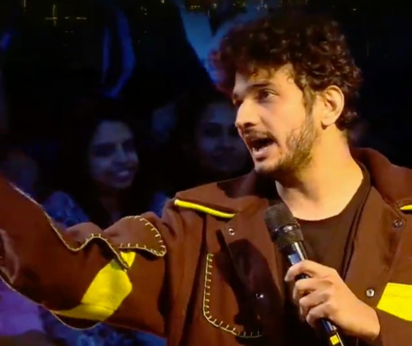BiggBoss17 : Munawar Faruqui Starts ROASTING Task With His Shayari And Then ROAST Vicky Bhaiya And says, Tunnel Tak Chhor Aayunga (Watch Video)