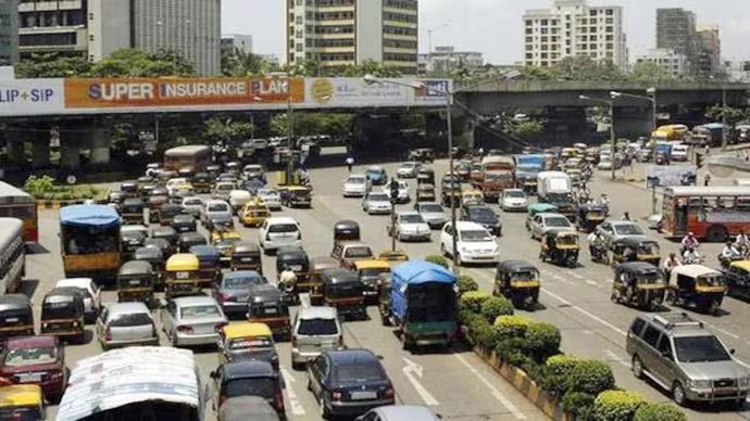 Public Notice Issue Kiya Mumbai Traffic Police Ne Apni Abandoned Cars Claim Karo 15 Feb Tak Warna Neelam Jojayegi