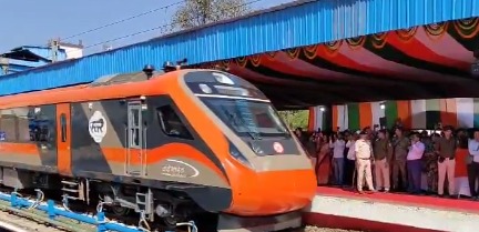 Nayi Vande Bharat Express Train Mumbai Central – Ahmedabad Ke Beech Chalayi Jayegi 13 March Se