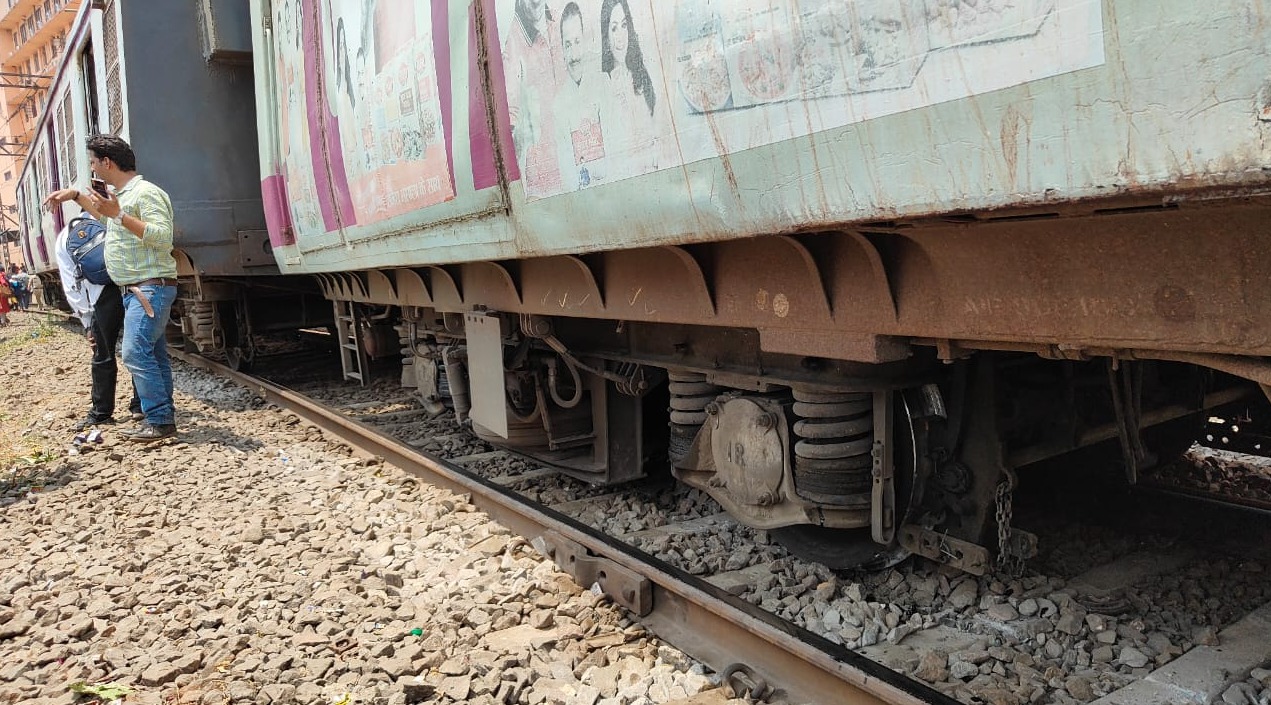 Breaking Local Harbour Train CSMT Se Vadala Road Bandh ho gayi