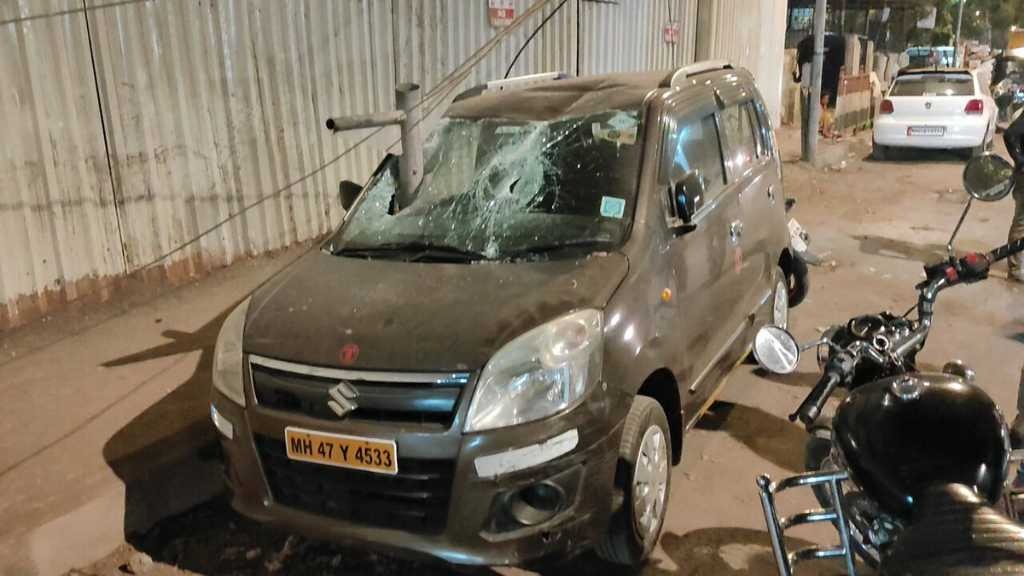 Street Poll Ligth Ka Kamba Gira Car Par At Ajitglass garden road near chndiwala building opp B.M.C SCHOOL jogeshwari west