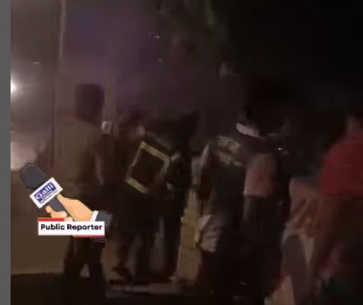 Fire at Byculla Bridge near burhani college