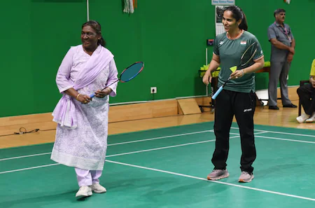 President Of India Draupadi Murmu Badminton Star Saina Nehwal Ke Sath Badminton Khelte Hue