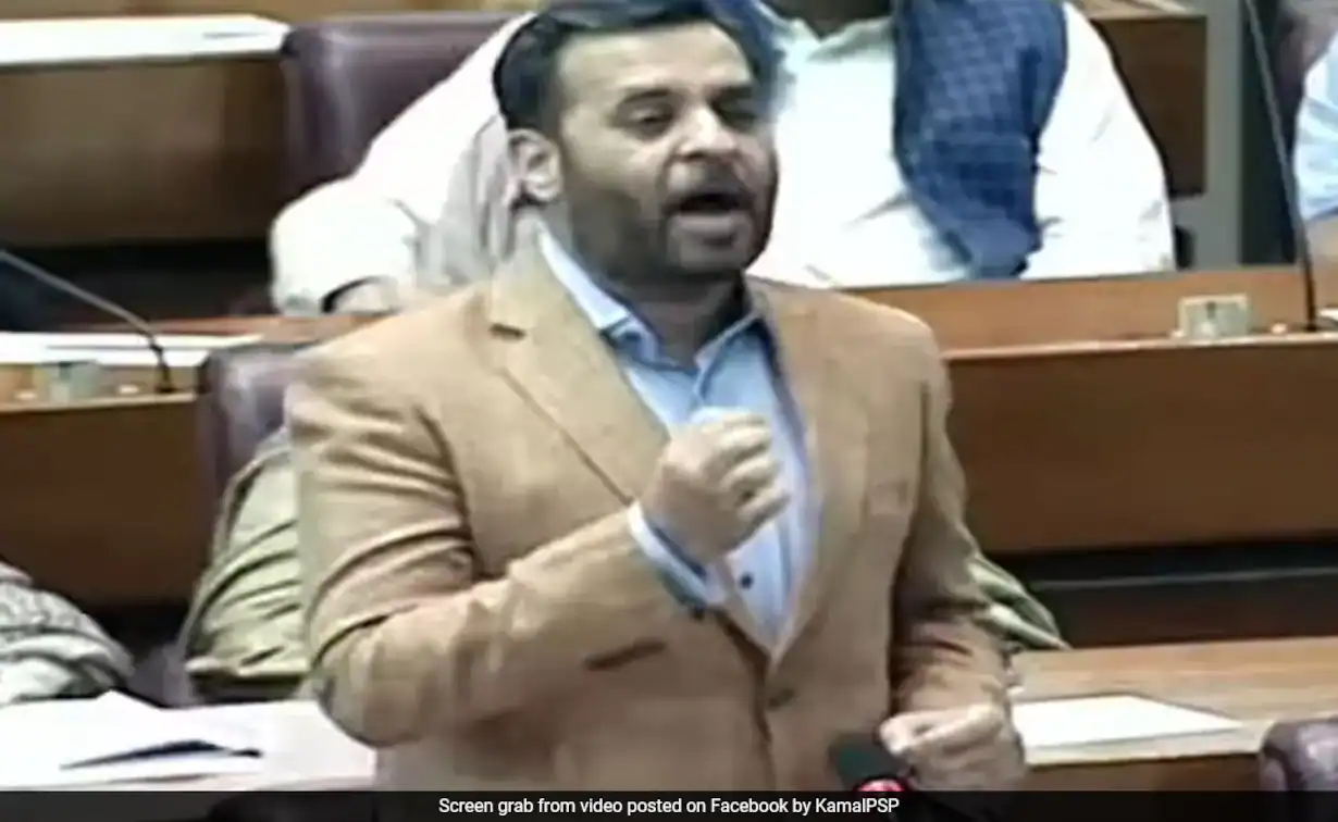 Pakistan Parliament Me India Ka Danka Baja – India Chand Par Chala Gaya Aur Karachi Me Bachcha