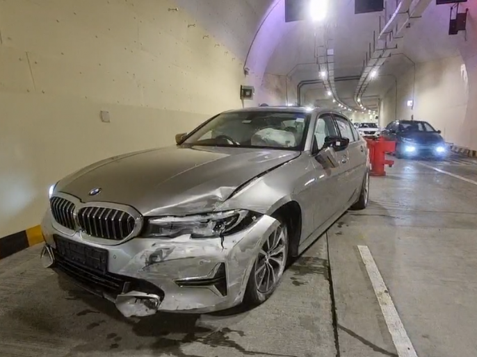 BMW Car Ki Takrayi Mumbai Coastal Road Tunnel Me, No Casualties Reported, South Mumbai Girgaon Ke Pass Hua Haadsa