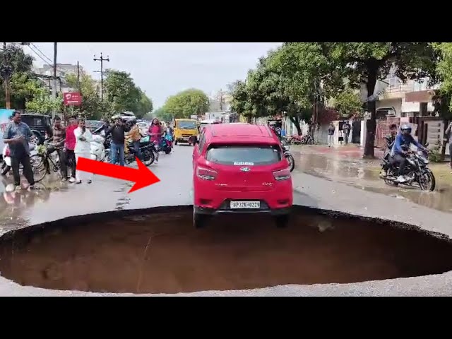 Road Collapse Hua, Car Latki Hawa Me Video Hua Viral At Lucknow U P