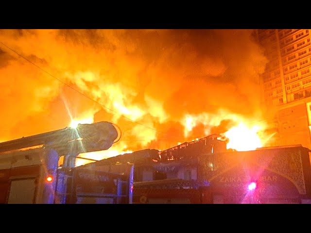 Live -2 Major Fire at Lakda Bazar Opp Bilal Masjid opp Delhi Zaika Maulana Saukat Ali Road