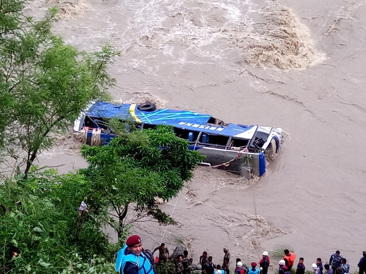 Landslide In Nepal, Trishuli River Me 2 Bus Beh Gayi, 63 Log Missing, Rescue Operation Jaari