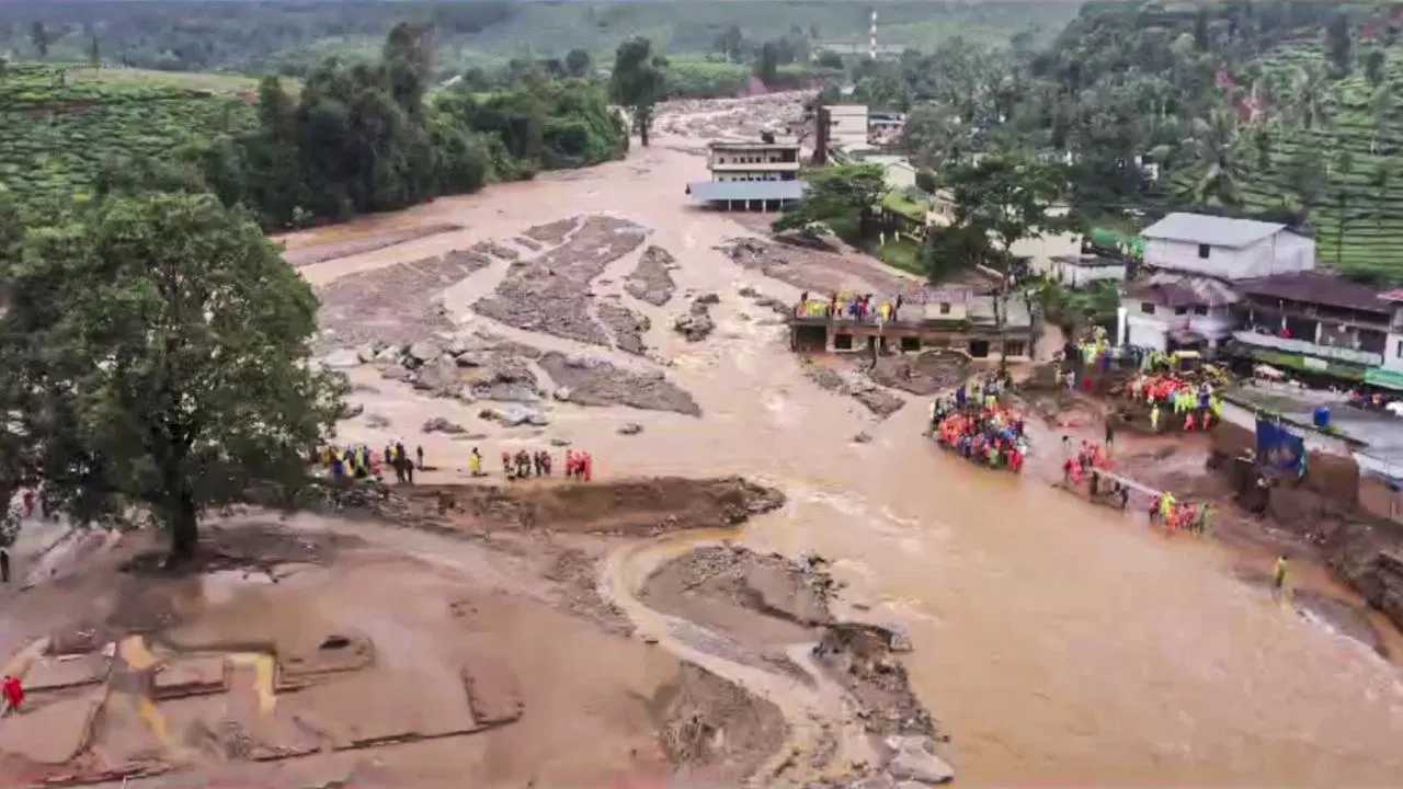 143 Dead, Aur Bahut Log Phanse Hain Kerala Ke Wayanad Me Hue Landslide Me, Rescue Operation Jaari Hai