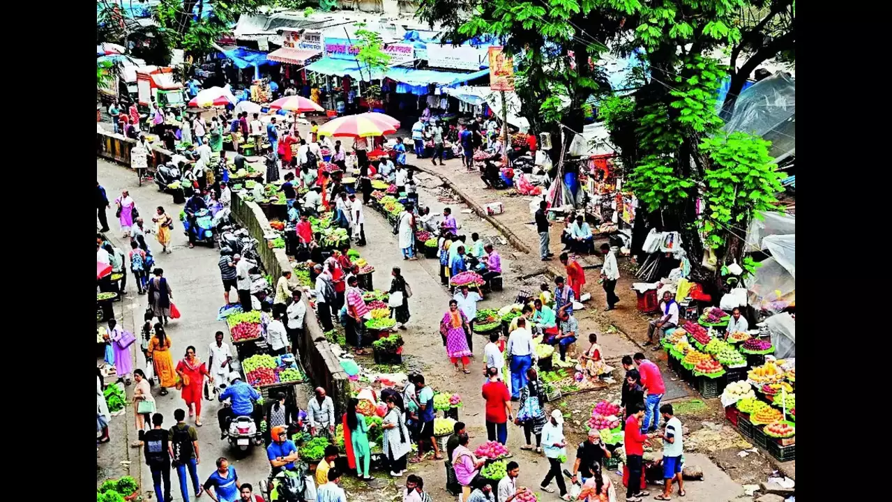 Road par illegal Hawkers ko lekar Bombay High Court ne Mumbai Police aur BMC ko phatkar lagaya