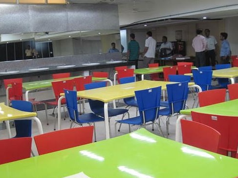 Delhi ke South Asian University mein non veg khane per hua Hungama, students ke do group mein hui jamkar jhadak.