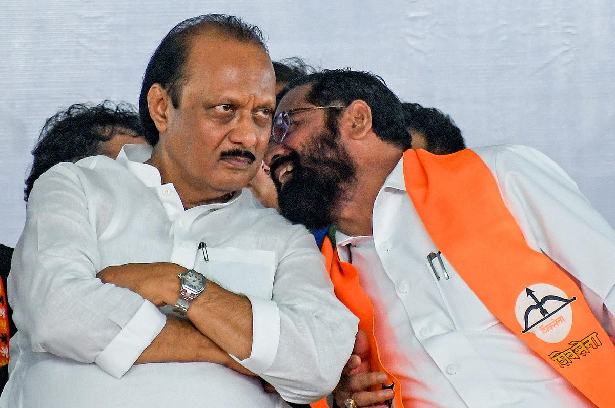 Mujhe Halke Me Mat Lo” Kis Ke Liye Kaha Gaya Tha? DCM Ajit Pawar Ne DCM Eknath Shinde Se Kiya Sawaal