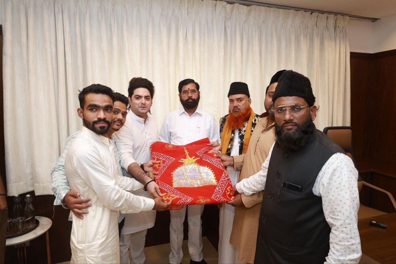 Ajmer Urs Ke Mauke Par Deputy CM Eknath Shinde Ne Bheja Ajmer Sharif Ke Liye Chadar