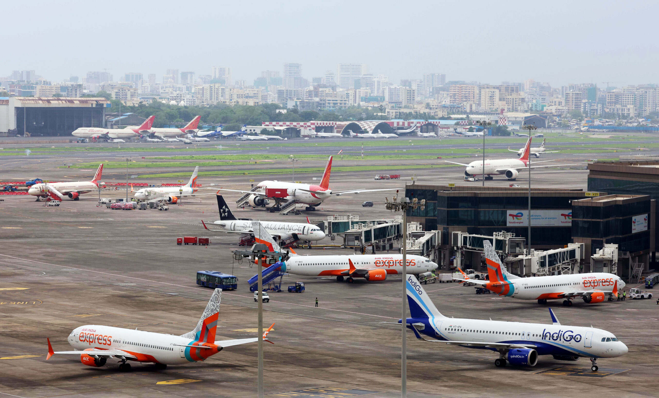 Maharashtra Mein Kai Jagahon Pe High Alert, Flight Mein Safar Karne Wale Ho Jaaye Savdhaan… Advisory Jaari