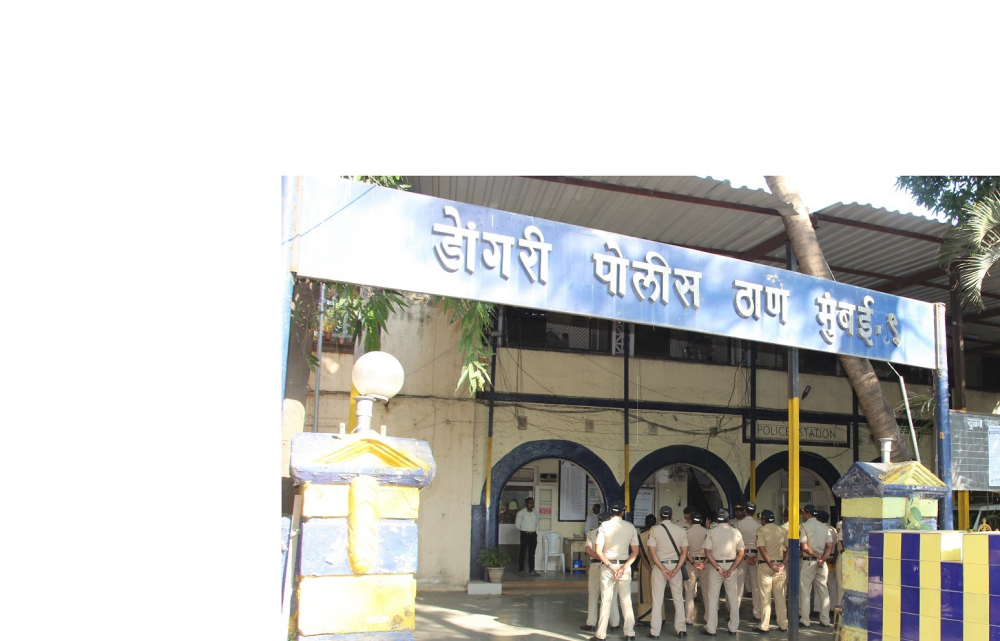 Drugs Ke Khilaf Ab Dongri Police Ne Bhi Apni Kamar Kas Li Hai